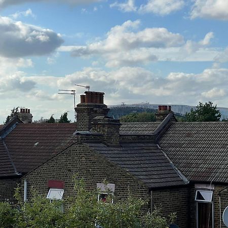 לונדון Deluxe Homestay Near Tottenham Hotspur Stadium חדר תמונה