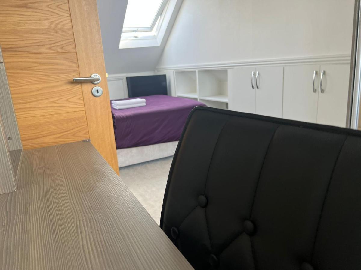 לונדון Deluxe Homestay Near Tottenham Hotspur Stadium מראה חיצוני תמונה